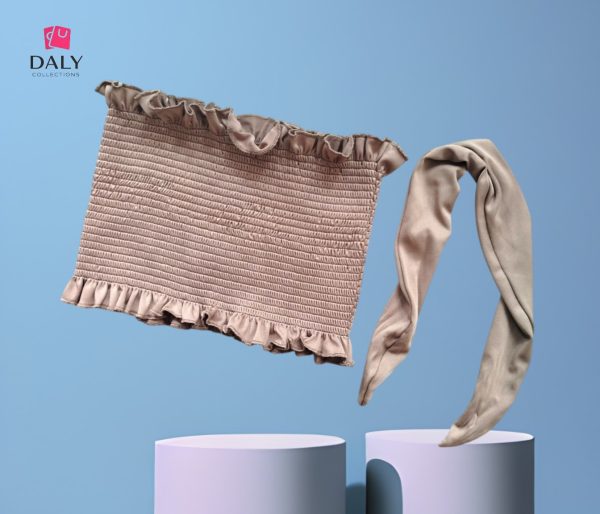 Top Fruncido Daly con lazo ajustable para mujer, diseño moderno y tela suave ideal para verano. Disponible en varios colores y tallas S, M y L.
