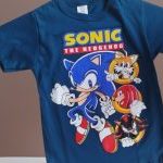 Polo infantil azul con estampado de Sonic the Hedgehog