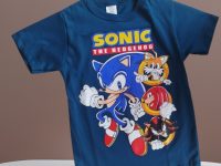 Polo infantil azul con estampado de Sonic the Hedgehog