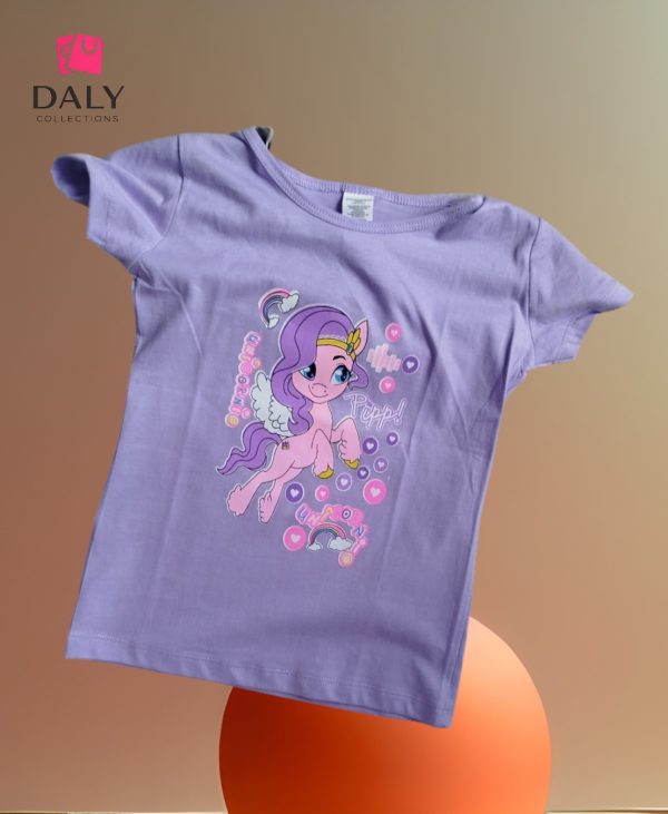 Polo infantil color violeta con estampado de Stitch.