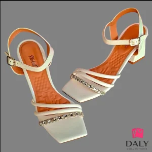 Sandalia Chic Elegance para mujer con tacón medio y tira de brillo elegante