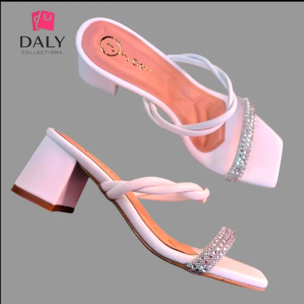Sandalia Shine Glam White elegante para mujer con diseño brillante estilo glam