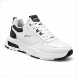 Zapatilla urbana para hombre disponible en Galería Daly Lima Norte